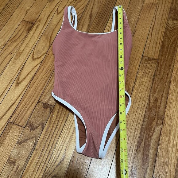 LainSnow Ocean Isle Women's One Piece Bathing Suit in Sangria Size XS - Picture 8 of 9